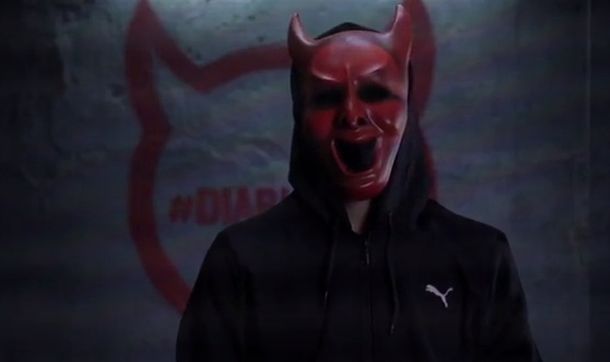 Un ídolo de Independiente apoya al club tras una máscara