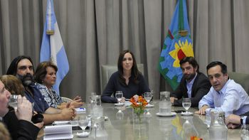 docentes bonaerenses presionan a vidal y le piden 50% de aumento docentes bonaerenses presionan a vidal y le piden 50% de aumento