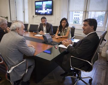Capitanich acordó medidas con importadores para el desarrollo de operaciones
