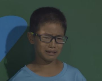 El chico la pasó mal pero se terminó llevando un valioso obsequio