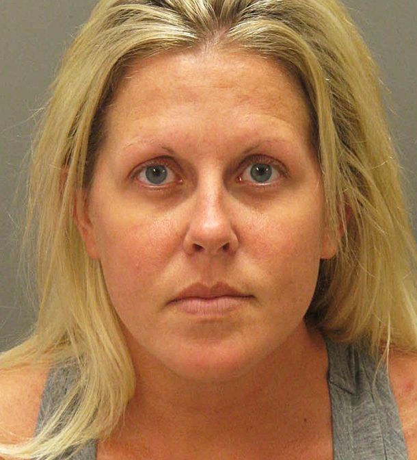 Denuncian a maestra por tener sexo con cinco menores de 18 años