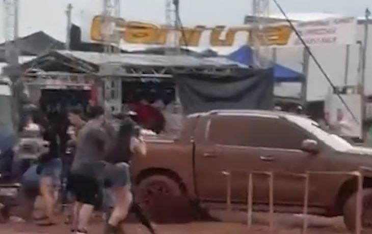 Video: una camioneta atropelló a varias durante una exhibición en Misiones