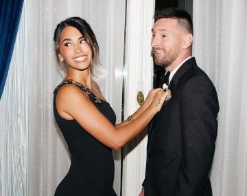 Messi compartió una foto romántica junto a Antonela y enloqueció a todos