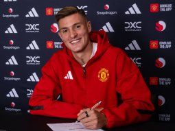 Es oficial: Benjamin Sesko fue confirmado en el Manchester United