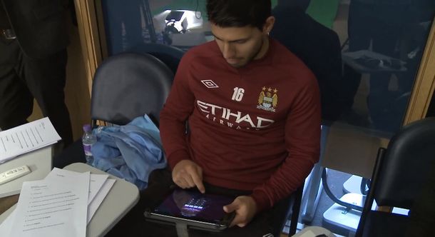 El Kun Agüero y sus problemas con la tecnología en el City