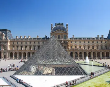 Ola de calor en París: cerraron las visitas a la Torre Eiffel y museos
