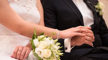 Un abuelo se casó con su nieta de 24 años por accidente Un abuelo se casó con su nieta de 24 años por accidente