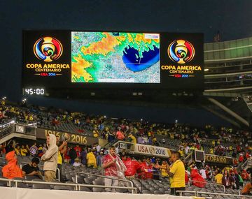 El segundo tiempo de Chile-Colombia tardó más de dos horas en iniciarse