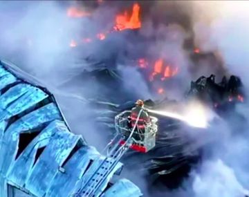 Se incendió un importante depósito en Benavídez: hubo trabajadores heridos y pérdida de mercadería