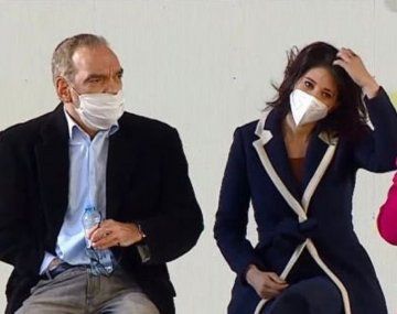 VIDEO: Fernando Iglesias se rasca cuando habla Vidal