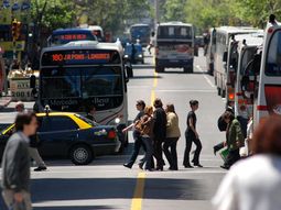 El paro general de transporte comenzará en algunos casos el lunes 24 de abril por la noche y finalizará al finalizar el martes 25. El paro general de transporte comenzará en algunos casos el lunes 24 de abril por la noche y finalizará al finalizar el martes 25.