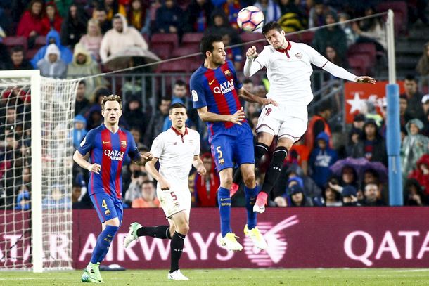 El salto de Busquets frente al Sevilla