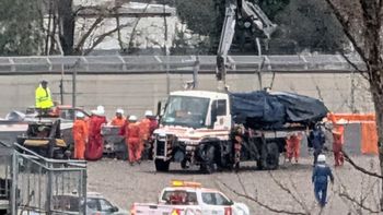 isack hadjar se pego en barcelona: accidente bajo la lluvia y dia abortado para red bull isack hadjar se pego en barcelona: accidente bajo la lluvia y dia abortado para red bull