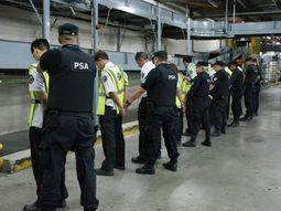 Detuvieron a 11 hombres y 3 mujeres