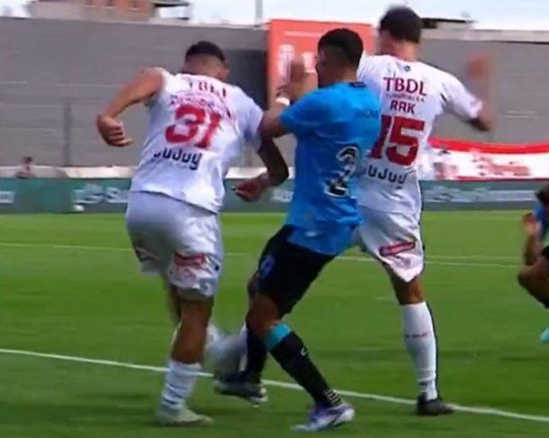 Polémica en Barracas: el insólito gol que el VAR le anuló a Belgrano