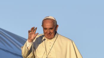 el papa emprendio su viaje a africa en una historica gira el papa emprendio su viaje a africa en una historica gira