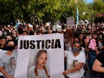El policía acusado de matar a Úrsula se negó a declarar y seguirá detenido