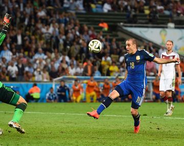 En la campaña porteña le recuerdan a Palacio el gol errado en la final de Brasil