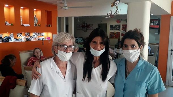 Para evitar contagios, trabajadoras de un geriátrico se aislaron junto a los adultos mayores