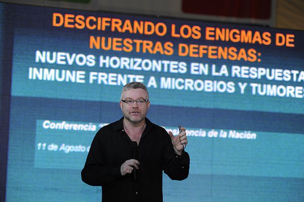 Archivo: Rabinovich en Tecnópolis.