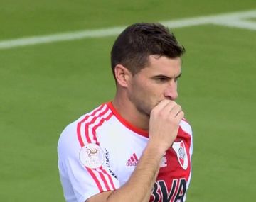 Alario no podrá jugar los amistosos