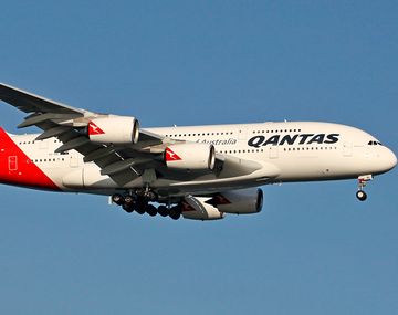 La aeronave tuvo que volver después de dos horas de vuelo