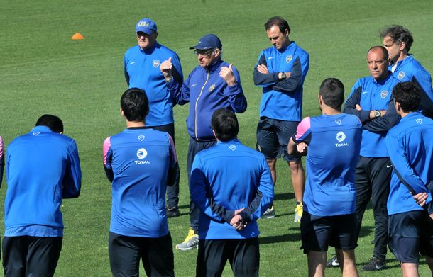 Dos defensores, cerca de sumarse a Boca para 2014