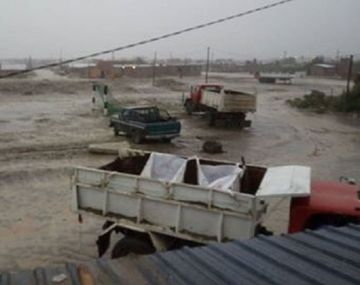 Desastre en Comodoro Rivadavia: sin clases y más de 2 mil casas destruidas