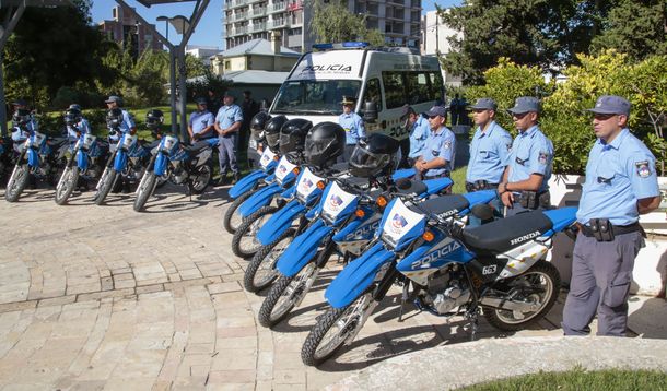 Un policía murió accidentando al trasladar a un camarada que sufría un ACV