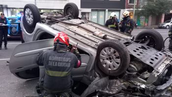 triple choque y vuelco en floresta: dos heridos triple choque y vuelco en floresta: dos heridos
