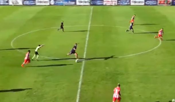 El Ogro Fabbiani, más vigente que nunca: terrible golazo desde mitad de cancha