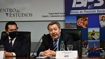 Alfredo Cabrera, presidente del Banco de Previsión Social (BPS) de Uruguay brindó detalles sobre la reforma de la seguridad social en el Senado. Alfredo Cabrera, presidente del Banco de Previsión Social (BPS) de Uruguay brindó detalles sobre la reforma de la seguridad social en el Senado.