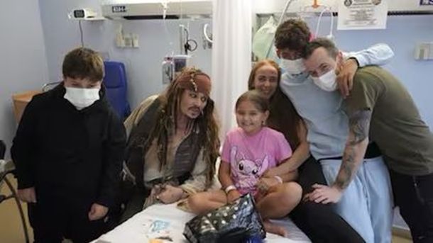 Johnny Depp volvió a ser Jack Sparrow. Foto X