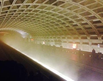Nube de humo en el subte de Washington