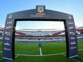 Vacunados, hisopados y capacidad al 30%: el protocolo para el regreso de los hinchas