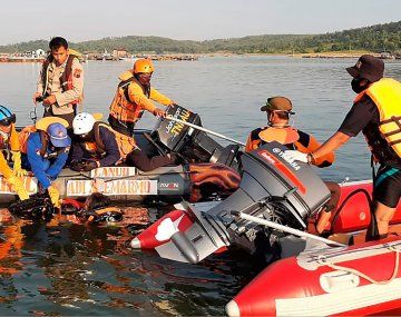 Intentaron sacar una selfie y volcaron el barco: siete muertos