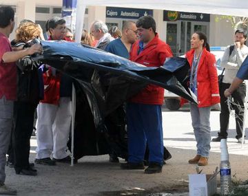 Sigue la búsqueda de personas atrapadas bajo los escombros