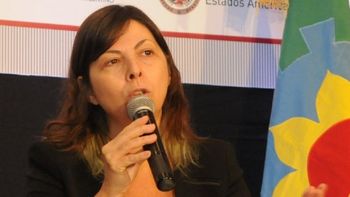 batakis: clarin busca generar confusion e incertidumbre en la sociedad batakis: clarin busca generar confusion e incertidumbre en la sociedad