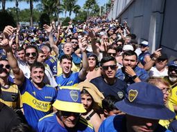 Hinchas de Boca, furor en Miami: intercambio de camisetas con Benfica y una postal inolvidable