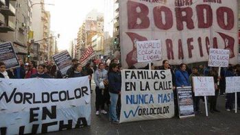 graficos bloquearon por dos horas el transito en callao y m.t. de alvear graficos bloquearon por dos horas el transito en callao y m.t. de alvear