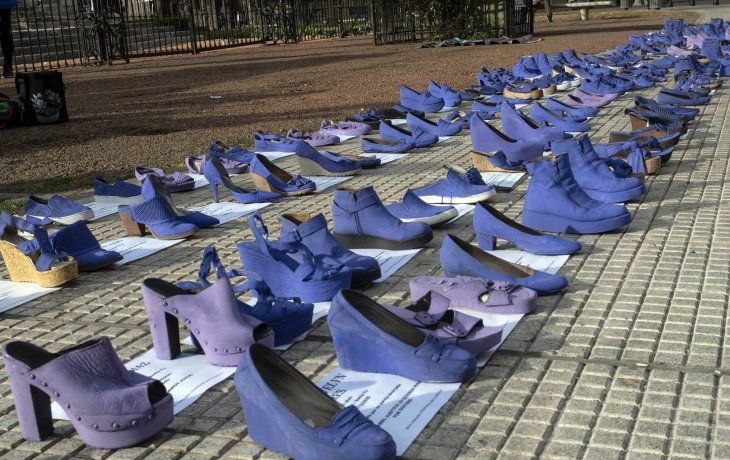 Ni Una Menos: zapatos violetas en el Congreso para visibilizar a 150 víctimas de femicidios