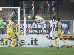 la juventus de tevez gano en el arranque de la liga italiana la juventus de tevez gano en el arranque de la liga italiana