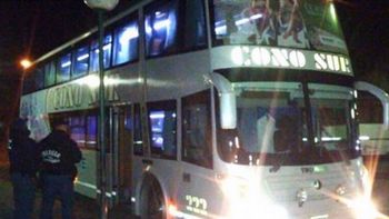 Este es el micro que fue interceptado por el control policial Este es el micro que fue interceptado por el control policial