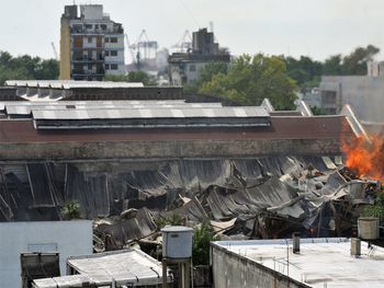 La pared rebotó hacia afuera, dijo un bombero