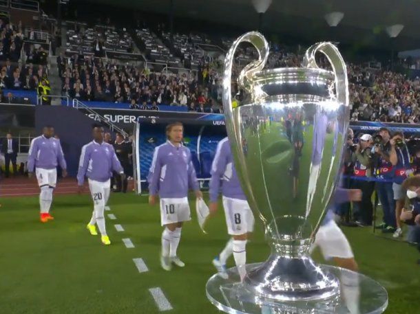 La abolladura en la Copa de la Champions League