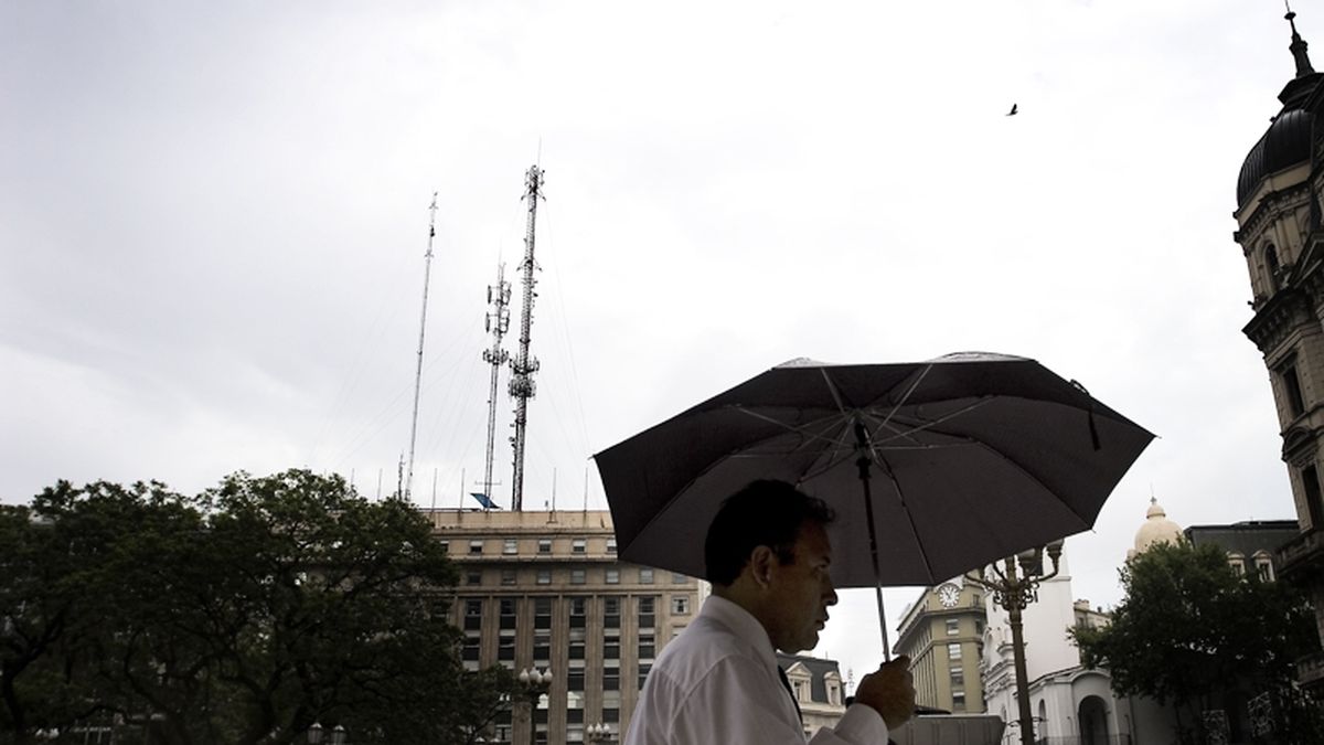 a-no-dejar-el-paraguas-hoy-va-a-estar-nublado-y-con-lloviznas