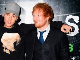 Ed Sheeran golpeó a Justin Bieber Ed Sheeran golpeó a Justin Bieber