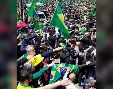 Polémica en Brasil: militantes de Bolsonaro hicieron el saludo nazi en un acto
