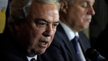 Los ministros Luis Alberto Heber y Francisco Bustillo serán indagados por el caso que investiga a Sebastián Marset. Los ministros Luis Alberto Heber y Francisco Bustillo serán indagados por el caso que investiga a Sebastián Marset.