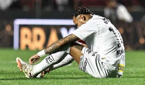 Desconsolado: el llanto de Neymar luego de la derrota 6-0 del Santos